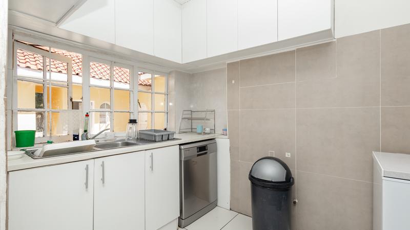 10 Bedroom Property for Sale in Constantia Western Cape